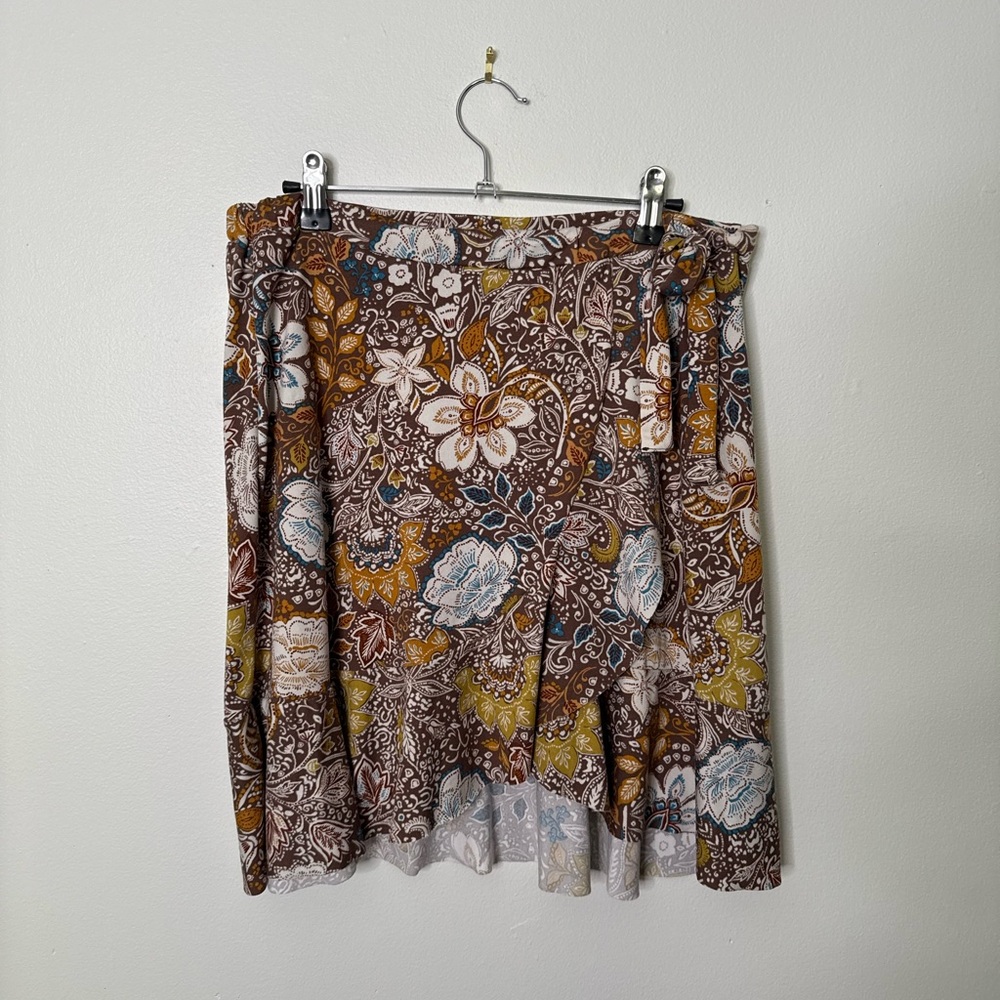 A-Line Skirt with Floral Design in Brown and Blue